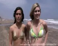 Chicas de playa ansiosas