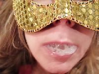 Amateur wife with her mouth full