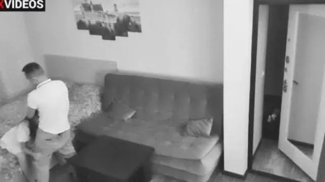 Una cámara oculta en la habitación de mi ex