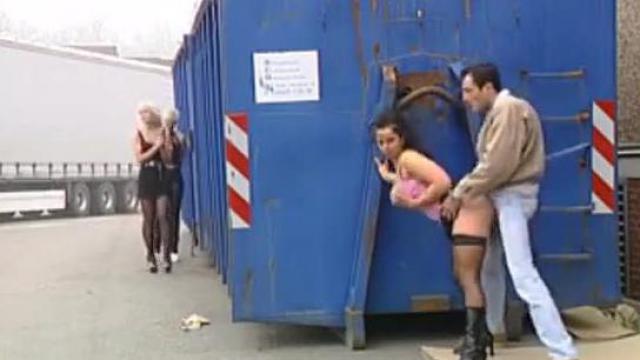 Prostitute getting fucked by a garbage can