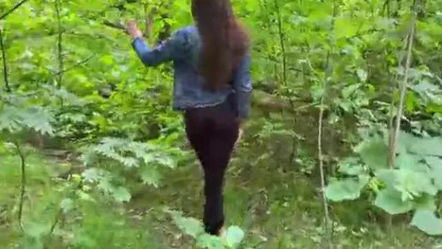 Ein Spaziergang im Wald endete mit Sex