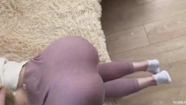 Tinka gave a look at herself. He took off his leggings and fucked
