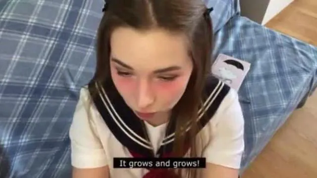POV kleines Mädchen in japanischer Schuluniform