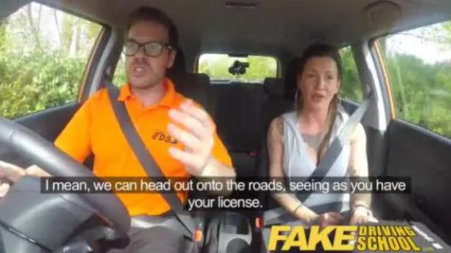 Fake Driving Lección cachonda avanzada en creampie sudoroso y desordenado