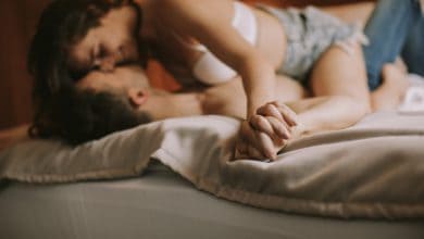 Czy warto oglądać filmy porno z partnerką?